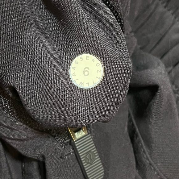 Lululemon Tracker Short V (4") - Picture 3 of 6